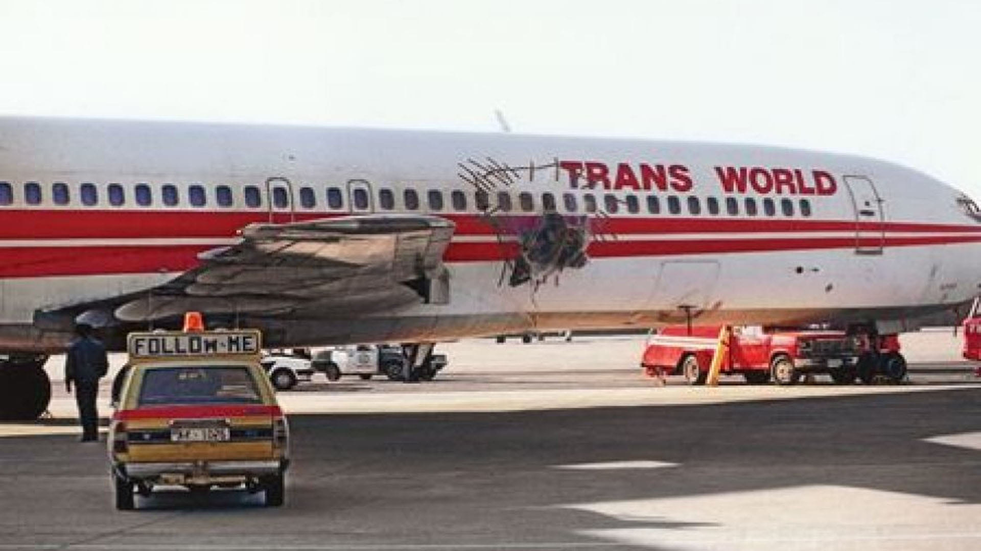 Weird Facts Blast In Aeroplane And Child Fall Down Know About Accident In Hindi