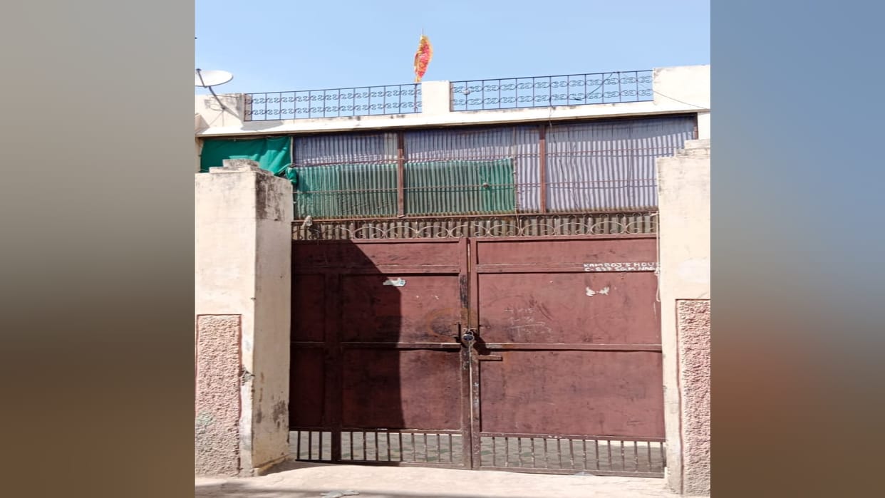 Faridabad first wife daughter and nephew beaten man to death second wife reveals secret 24 hours dead body remain lock in house