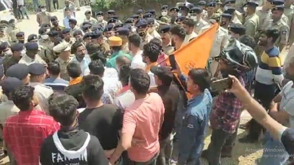 29 arrested including the prant General Secretary of Hindu Jagran Manch for disturbing the peace