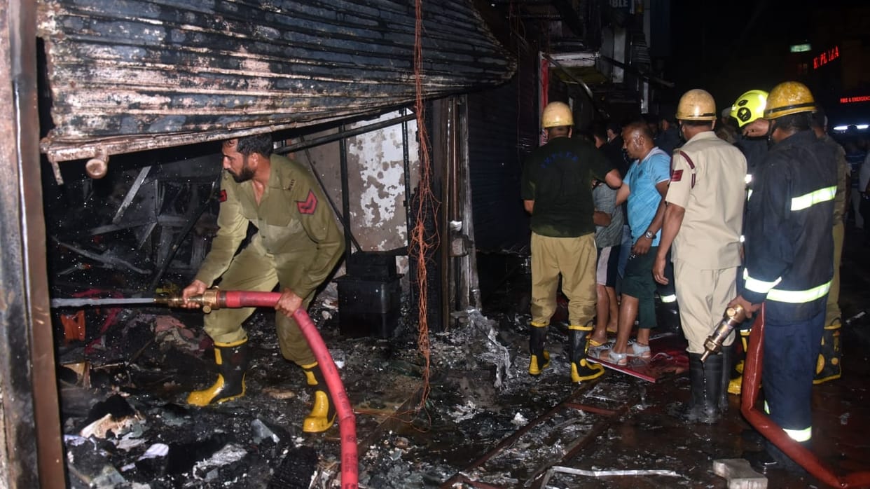 Jammu Fire breaks out in three shops including readymade garments showroom on Residency Road