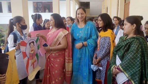 Gunjan got first place in poster competition