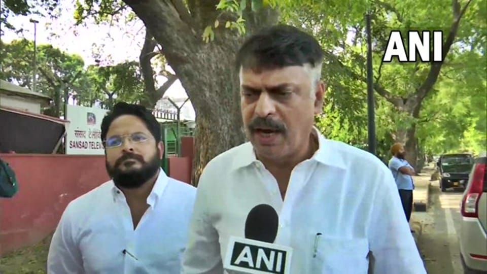 Jharkhand Congress chief Rajesh Thakur taunts BJP says Centre is fighting against non-BJP states