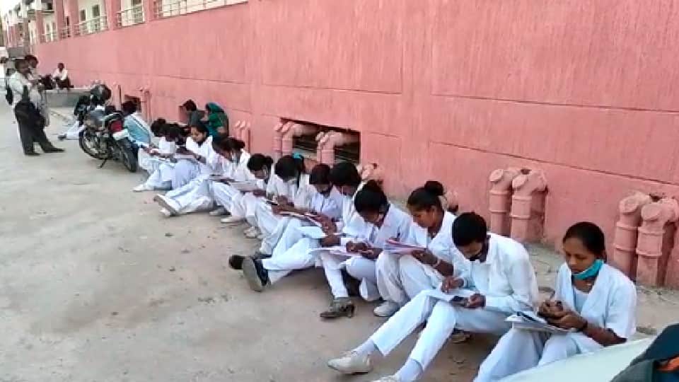 Gwalior: After Morena, now mass copying in nursing examination in Gwalior, High Court's strictness also ineffective