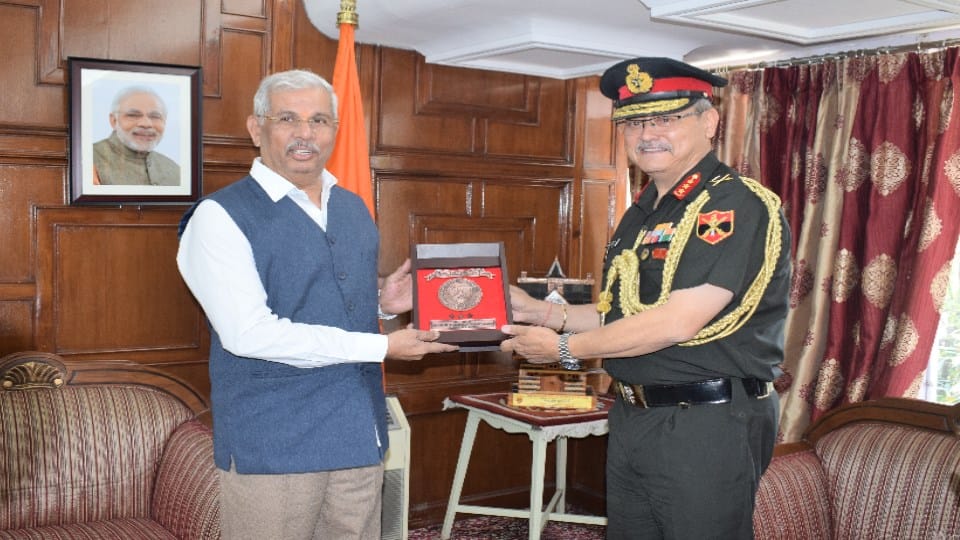 Lt Gen SS Mahal calls on Governor Rajendra Vishwanath Arlekar
