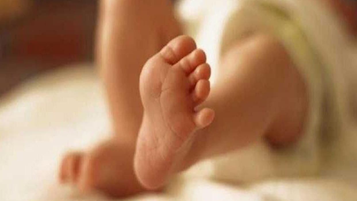 A child swallowed a coin of Rs 5 while playing in Jabalpur, died during treatment