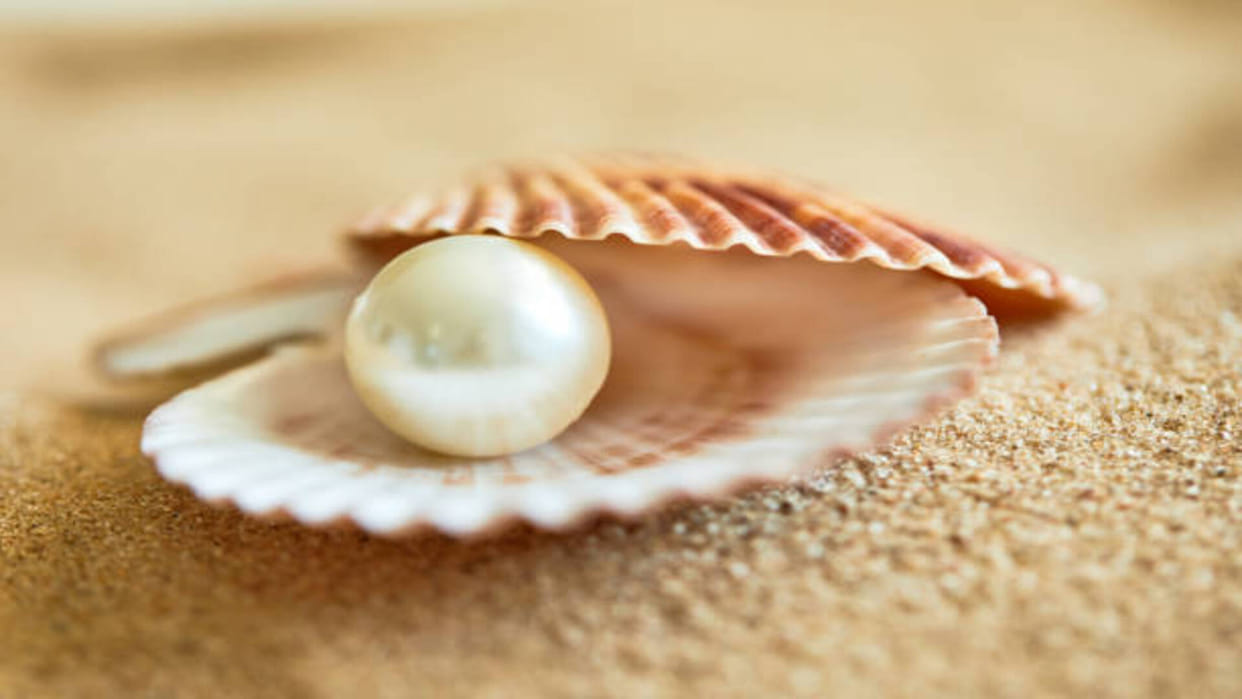 Pearl Stone Benefits Know Who Can Wear Moti Gemstone And What Its Benefits And Side Effects in hindi