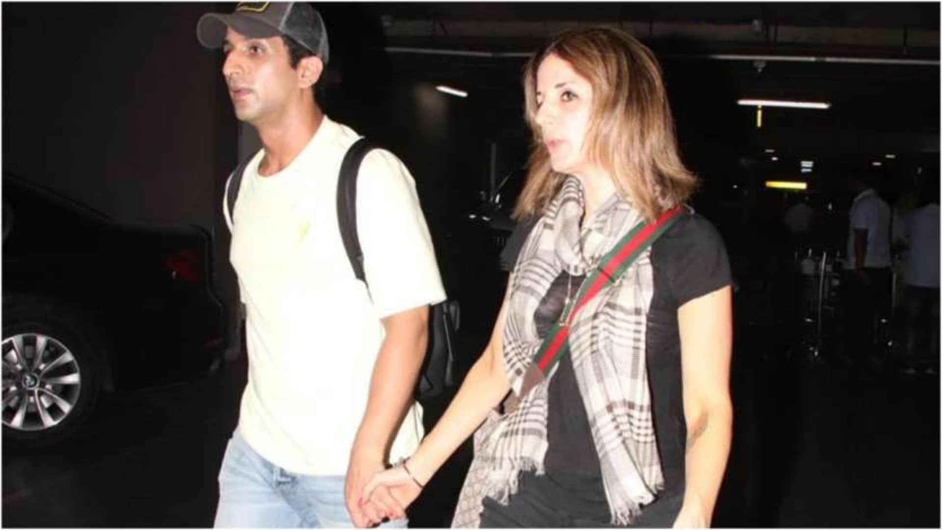 Social media: Sussanne Khan was spotted with Arslan Goni at airport fans asked competition chal raha hai kya?