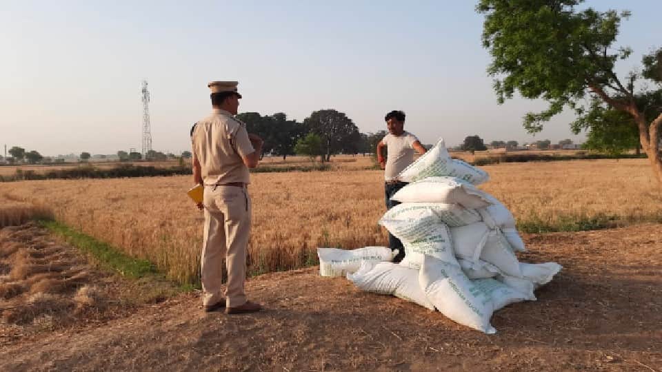 Morena: In morena, miscreants looted sacks of sugar from a goods train, bullets fired on police