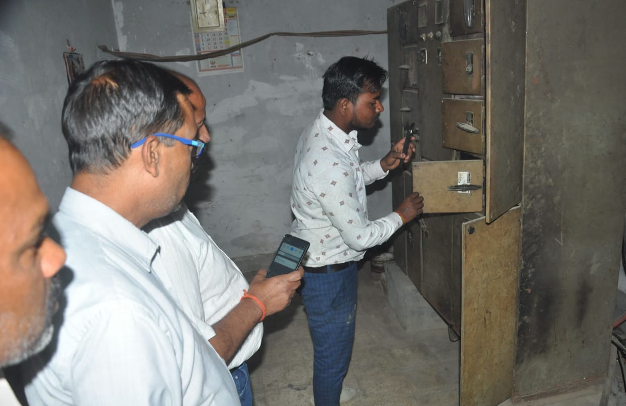 Fire in the wiring of Vikas Bhawan complex, stir