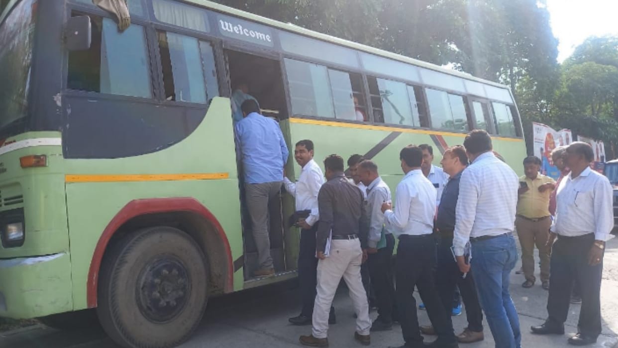 Half a dozen officers including DM suddenly reached the village while sitting in the bus to solve villagers problems