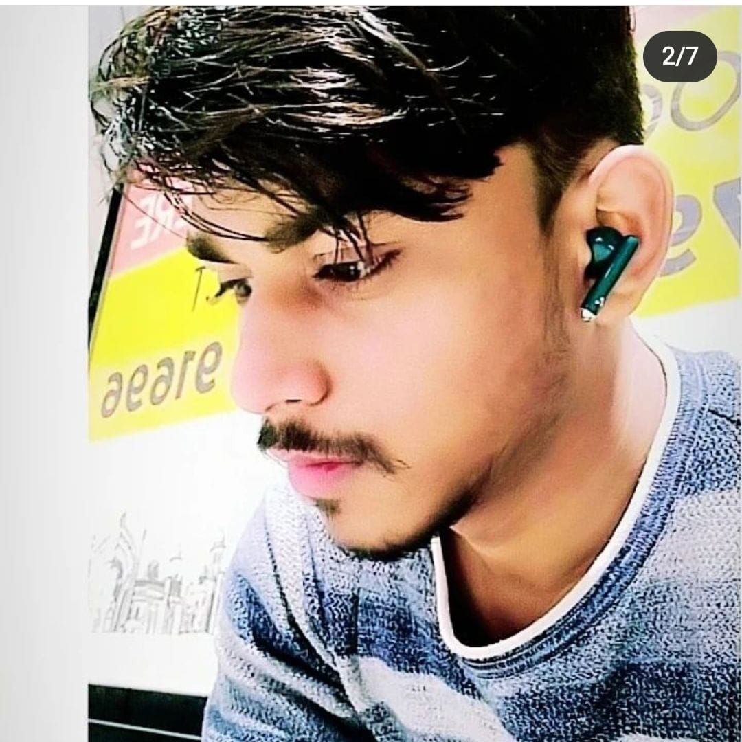 auraiya news,BBA student dies after being hit by train