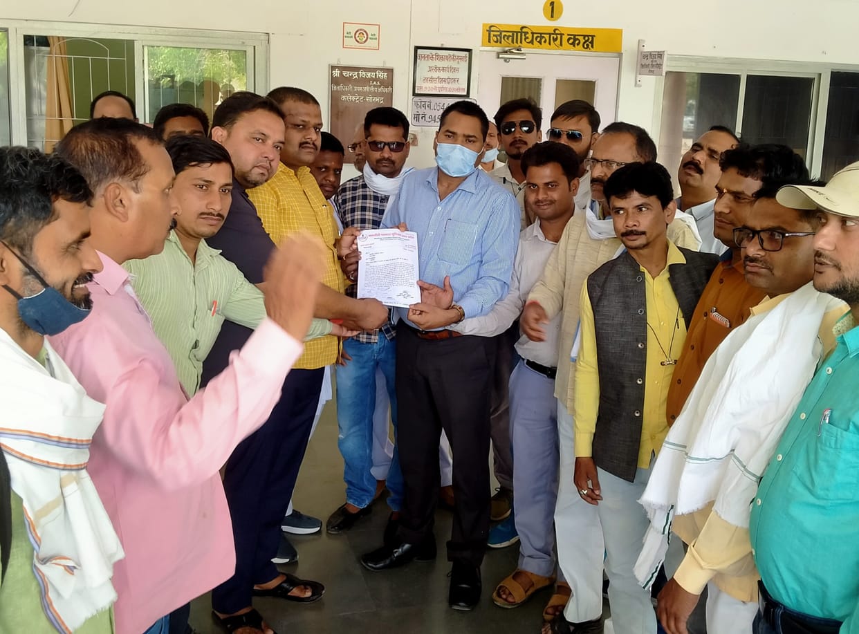 Ballia paper leak case: Memorandum submitted to officials for release of journalists