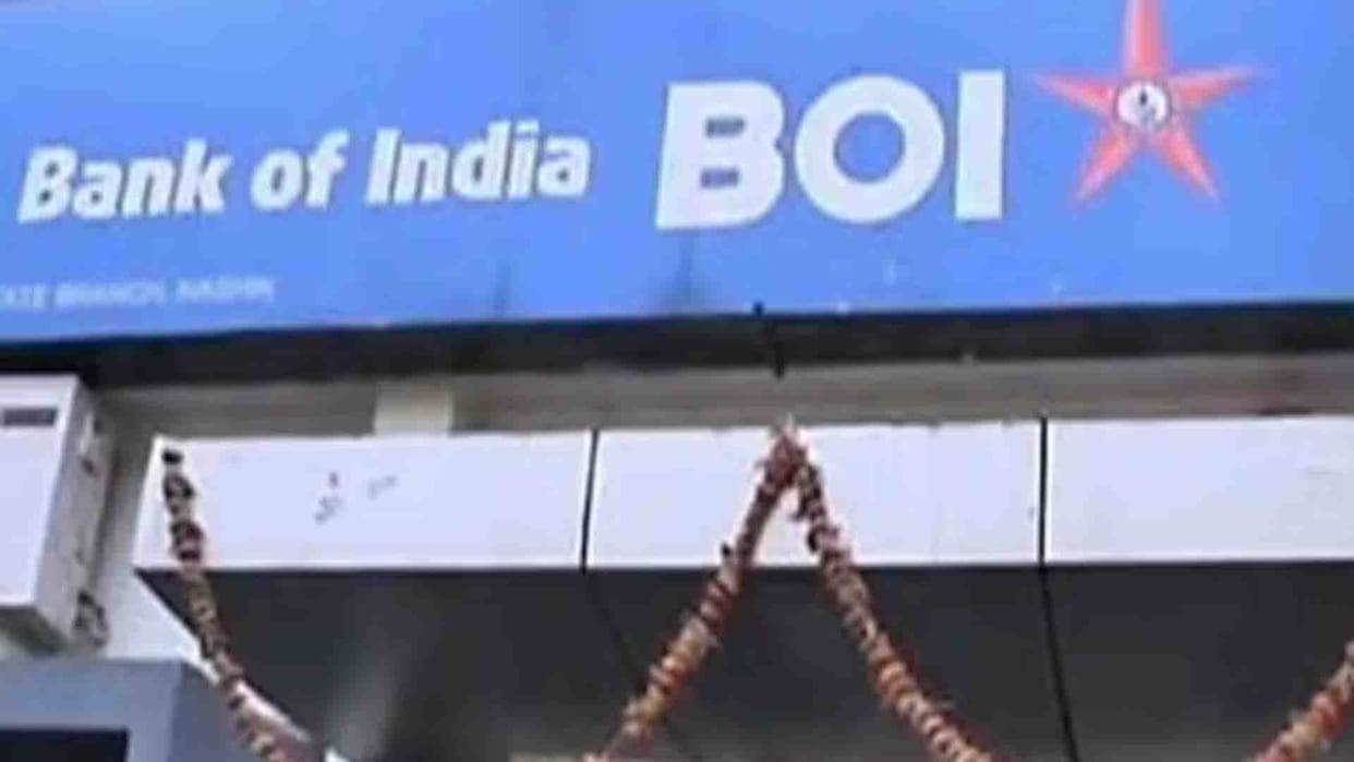 jewelery worth 50 lakhs stolen from the locker of Bank of India