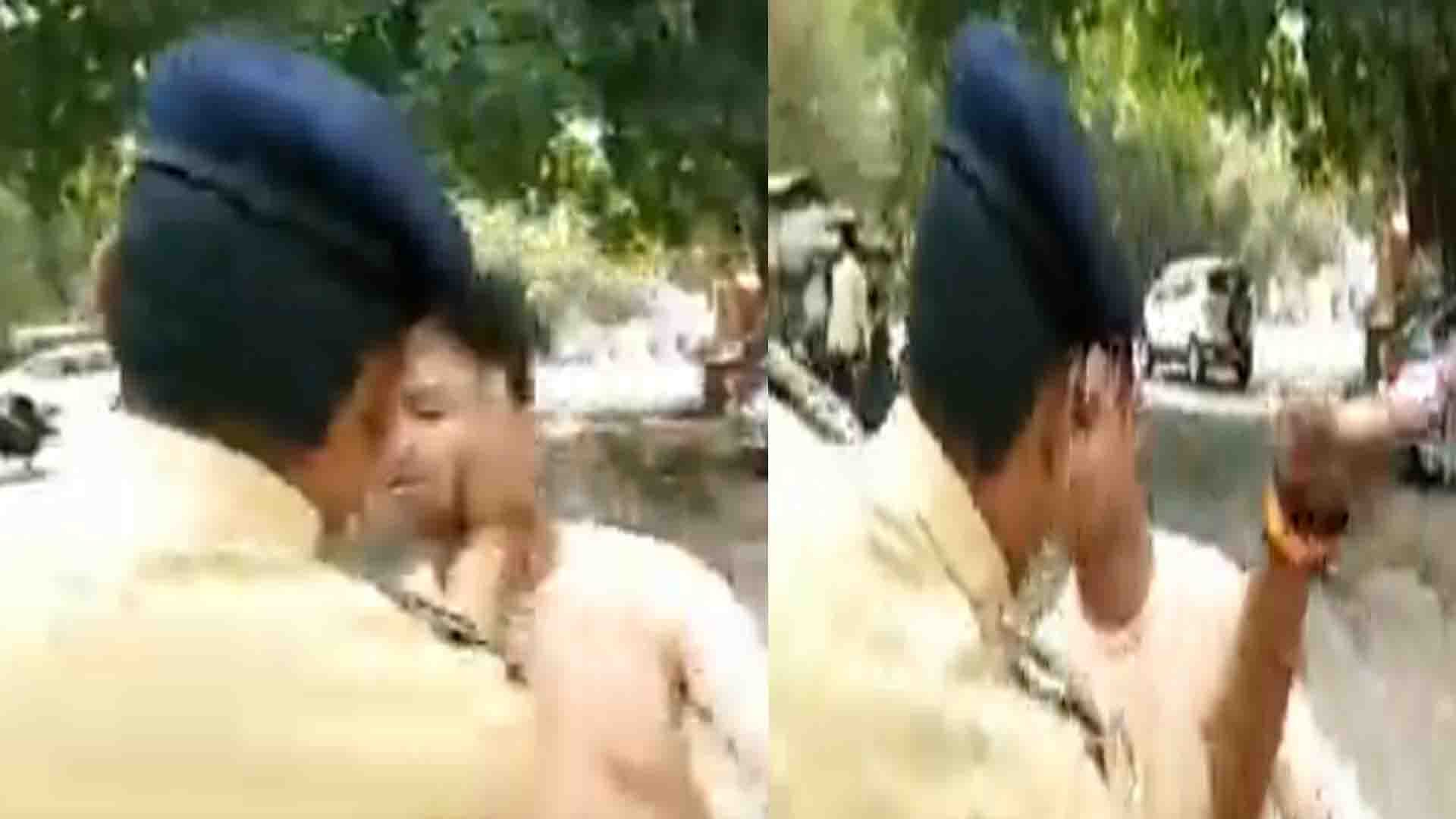 acp slaps to shohde who is harassing the girl student in kanpur up