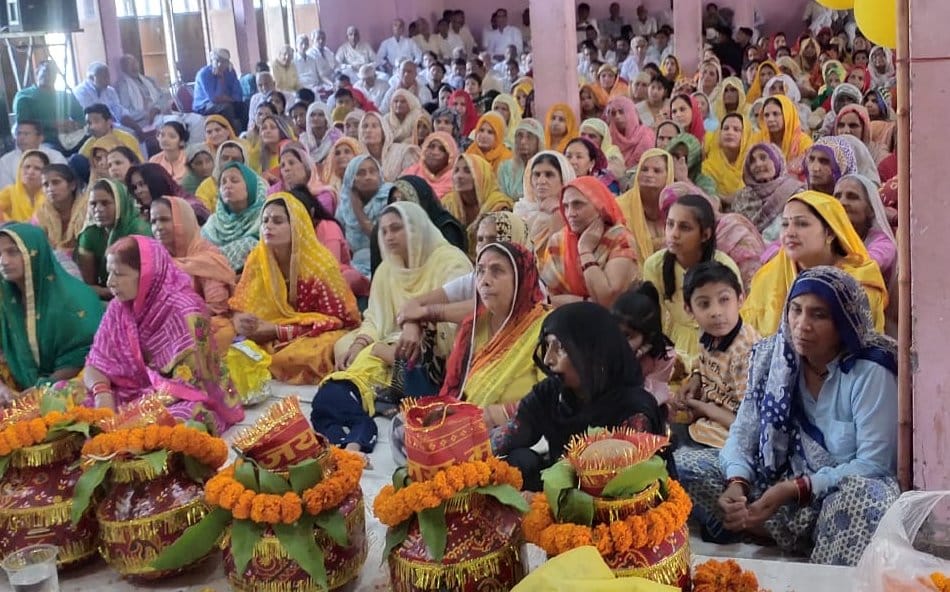 Devotees drowned in devotion after seeing the birth of Shri Krishna in the story