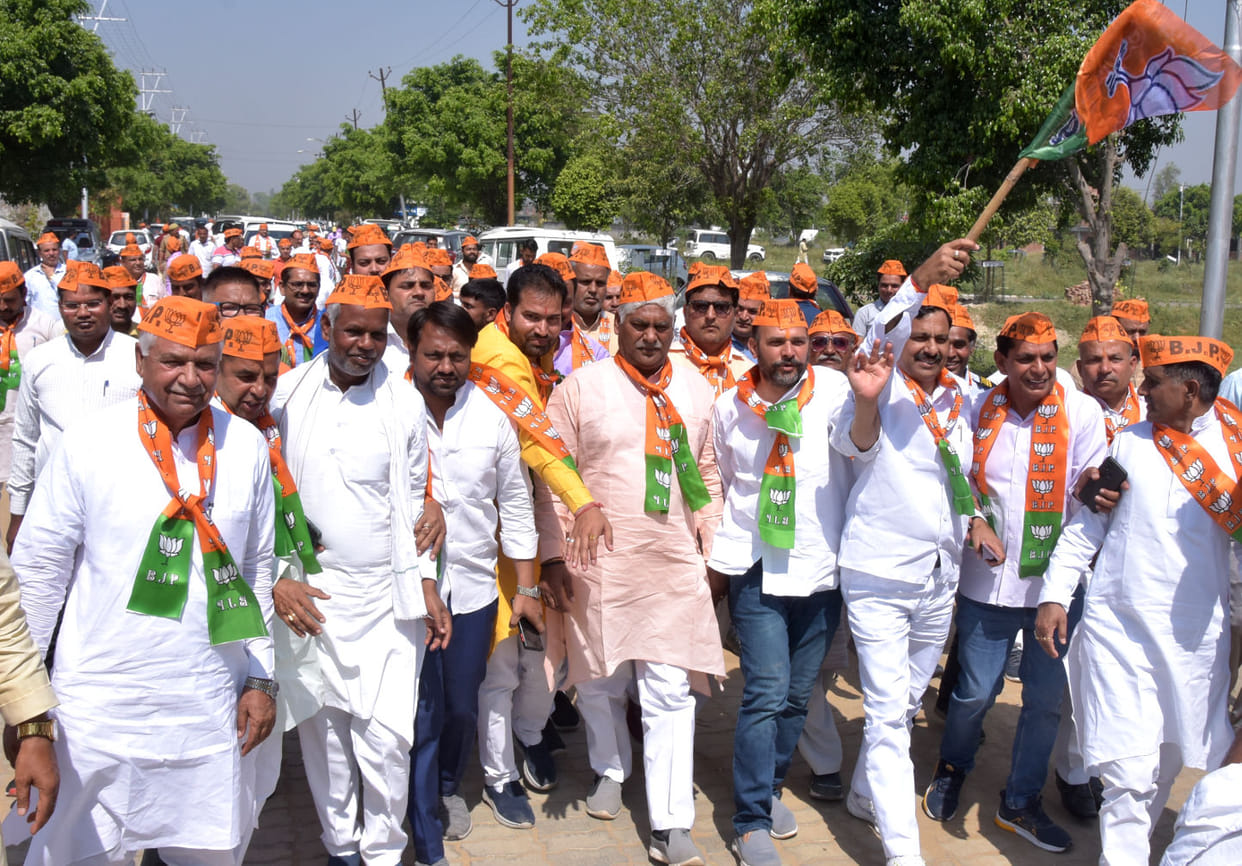 BJP celebrated foundation day with pomp