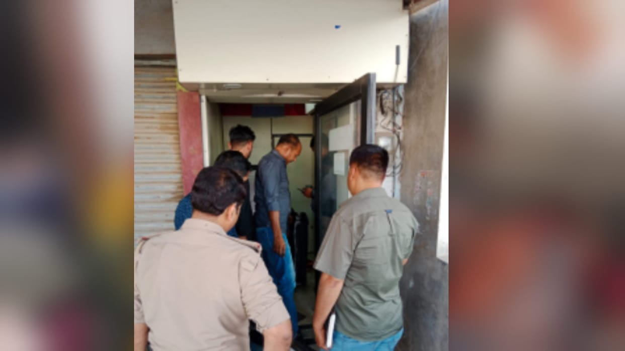 Cash theft by cutting Axis Bank ATMOutpost in-charge and two policemen suspended
