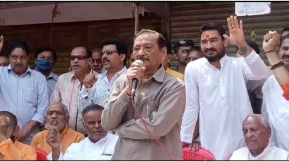 Indore: Poet Sattan said - If the whole country can stand together to build a temple, then the whole city will stand to save the temple of Indore...