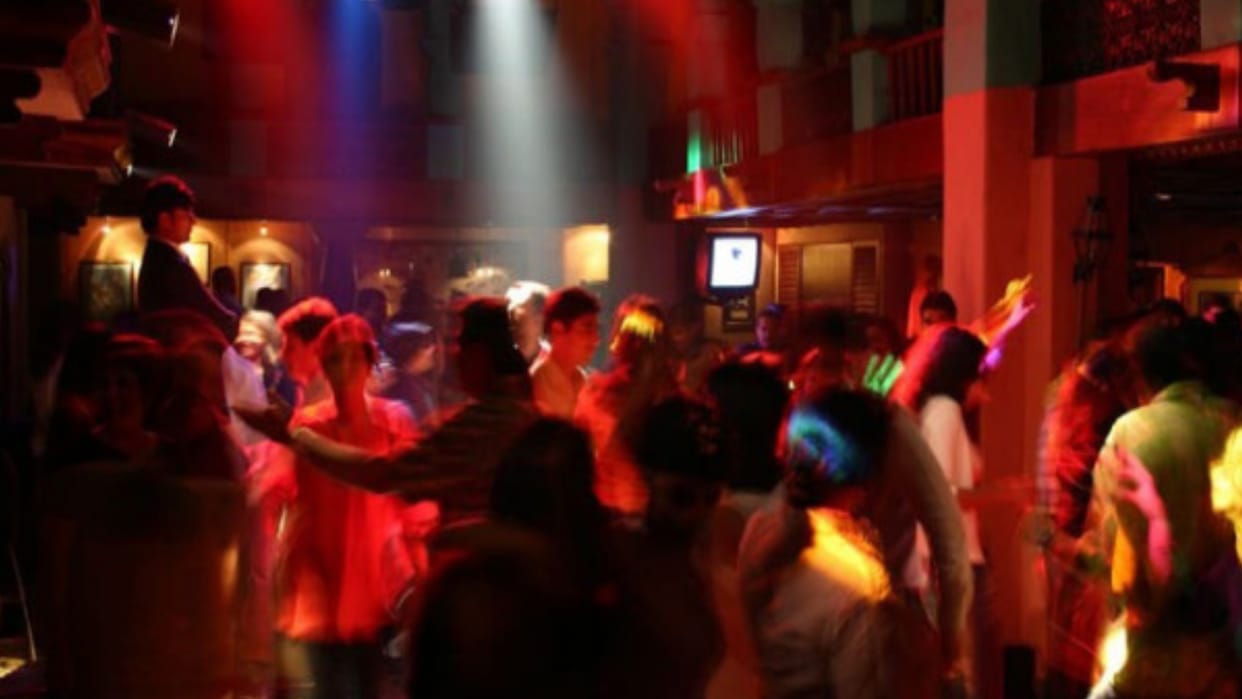 Drunk friends had a fight, broke head with a brick after an argument in a vaishali bar
