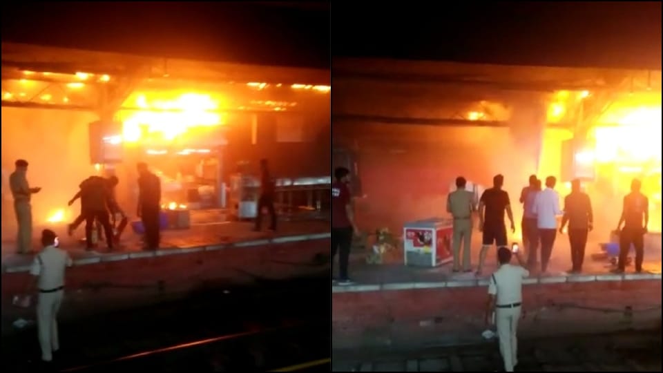 fire on the roof of platform 4-5 of new delhi railway station