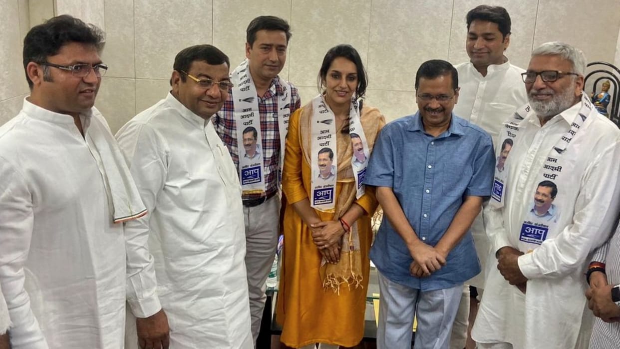 Haryana congress former leader nirmal singh along with his daughter chitra joins Aam Aadmi Party