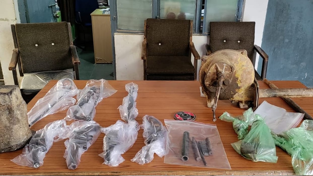 Chhatarpur: Police raid on illegal arms factory operator, a customer arrested for buying katta
