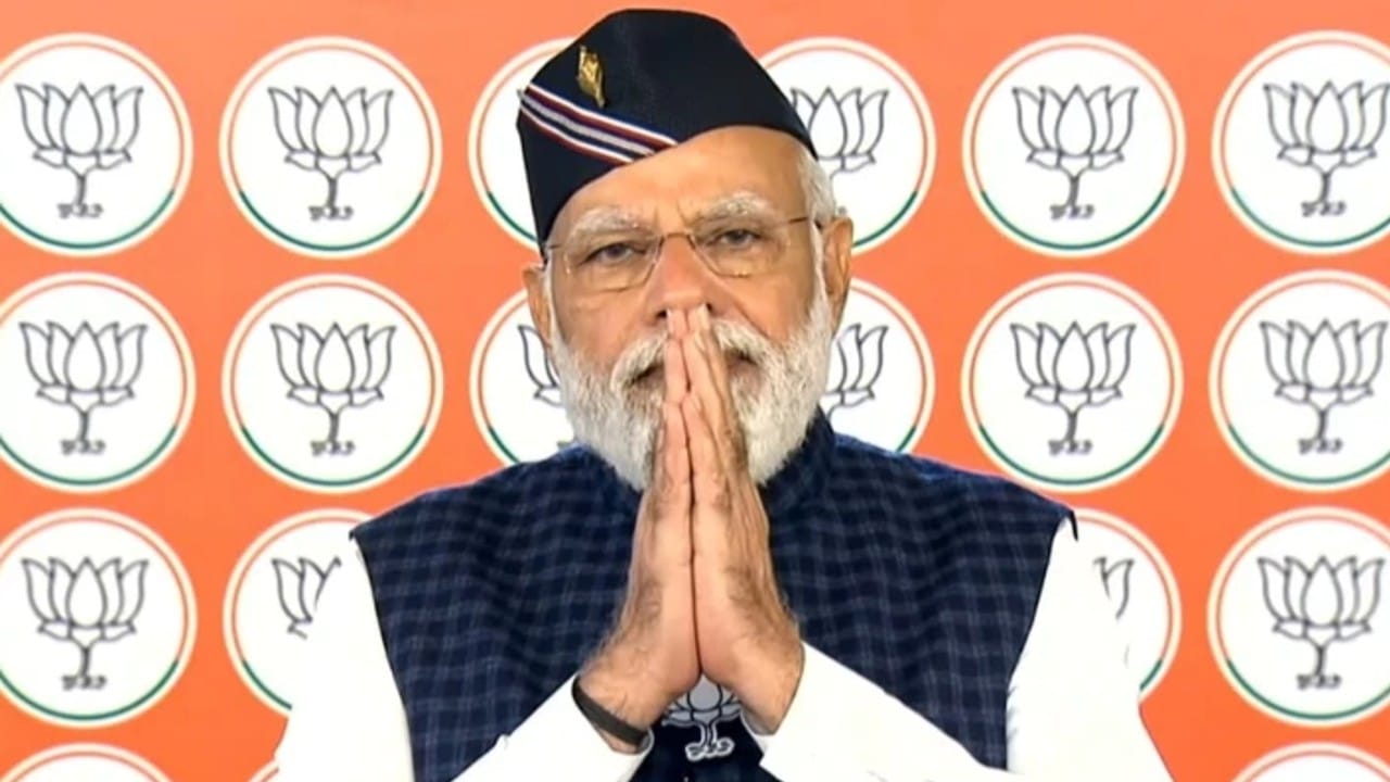 Prime minister narendra Modi changed his look New trend in political outfit, see Modi's new avatar in pictures