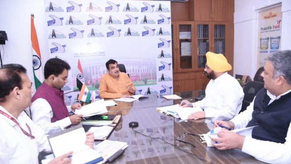 Punjab PWD Minister Harbhajan Singh met Union Minister Nitin Gadkari in New Delhi