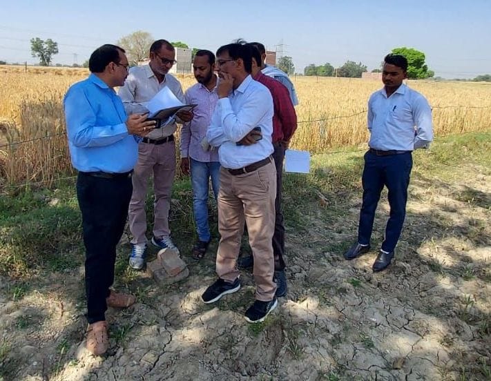 Kanpur dehat : The soil extracted by illegal mining from the pond, may be trapped responsible