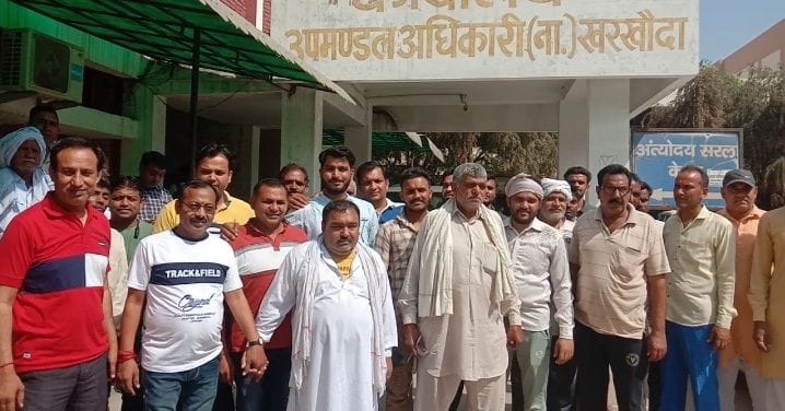 Patwaris opened office in community building after shifting of NAPA office, people protested