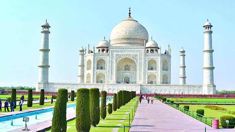 Agra maximum temperature rosses 42 degree celsius on Thursday