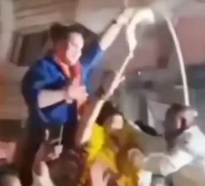 Indore: Kalicharan waved sword and sickle, Congress objected to the video and demanded cancellation of bail from Chhattisgarh CM