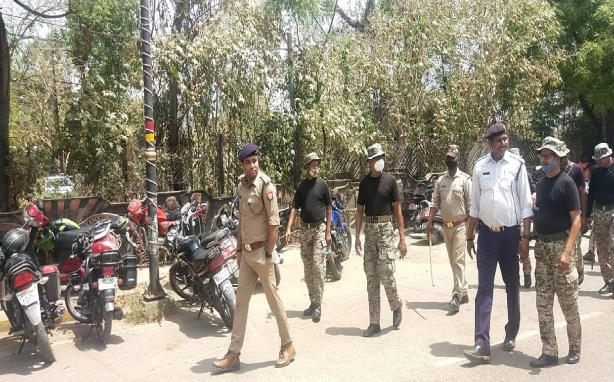 relief from traffic jam in varanasi at court and circuit house area acp traffic and nagar nigam team in action