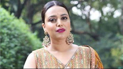 Swara Bhasker: फिल्म 'अफवाह' की तारीफ करना स्वरा भास्कर को पड़ा भारी, सोशल मीडिया पर जमकर हुई ट्रोलिंग Swara Bhasker gets brutally trolled after Praising Nawazuddin Siddiqui film Afwaah see users reaction