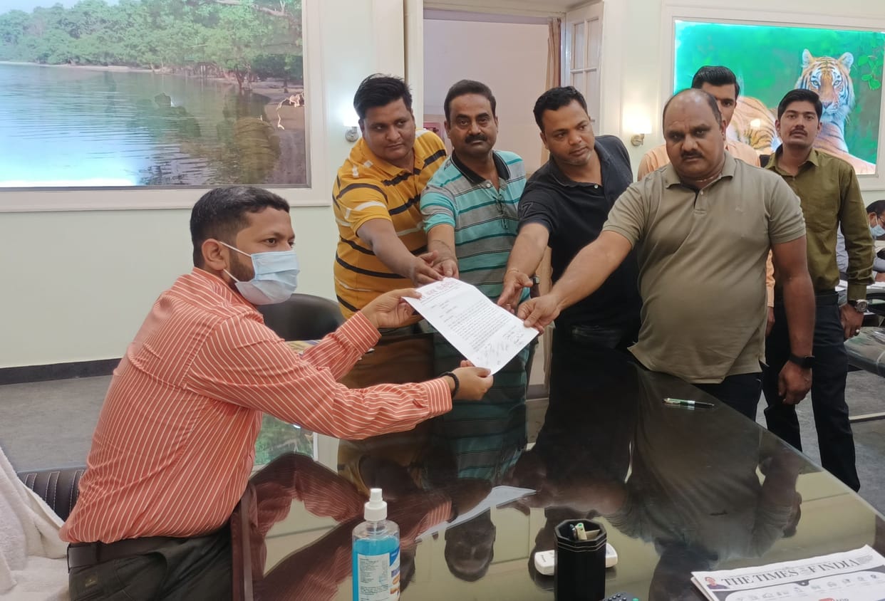 Fury among journalists regarding Ballia incident, memorandum submitted to DM