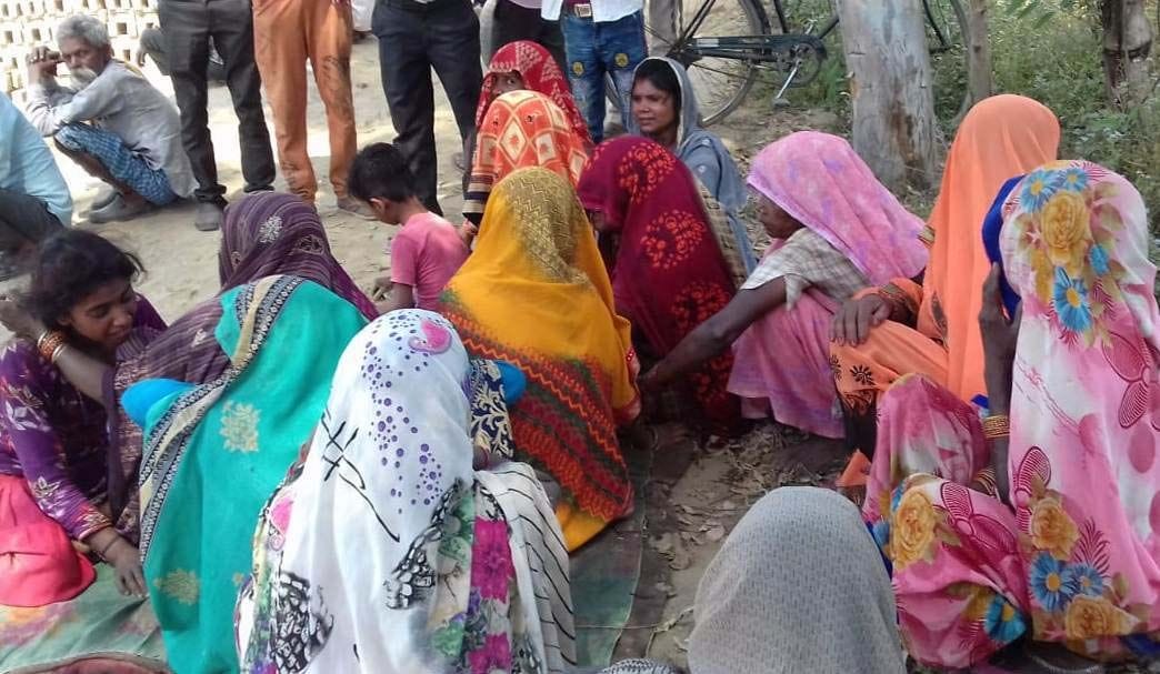 Workers digging mud for brick kiln died by pushing the mound