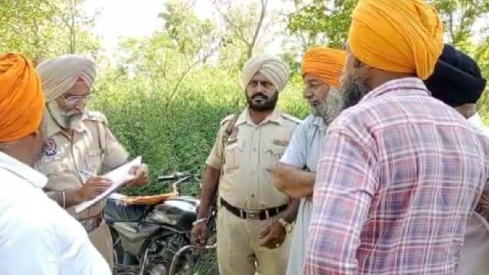 Half burnt dead body found on the banks of the canal in Batala