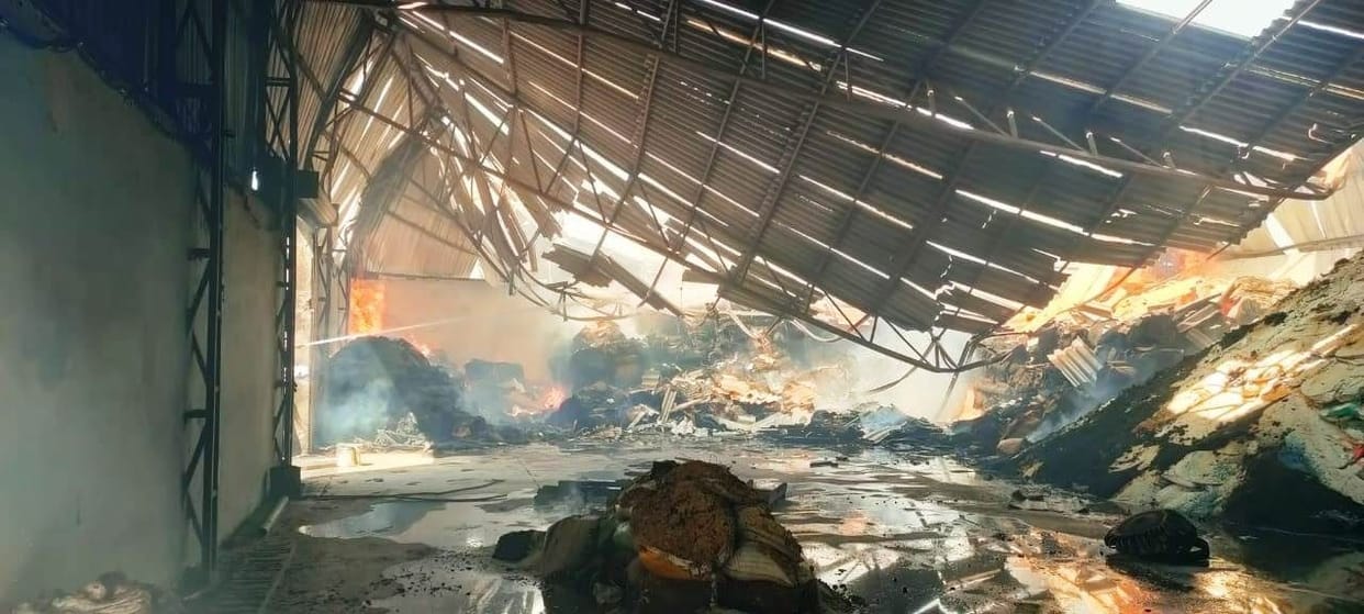 Fire caused by short circuit in rice mill, tare, rice and shed burnt to ashes