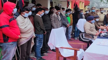 पुलिस की गिरफ्त में आरोपी