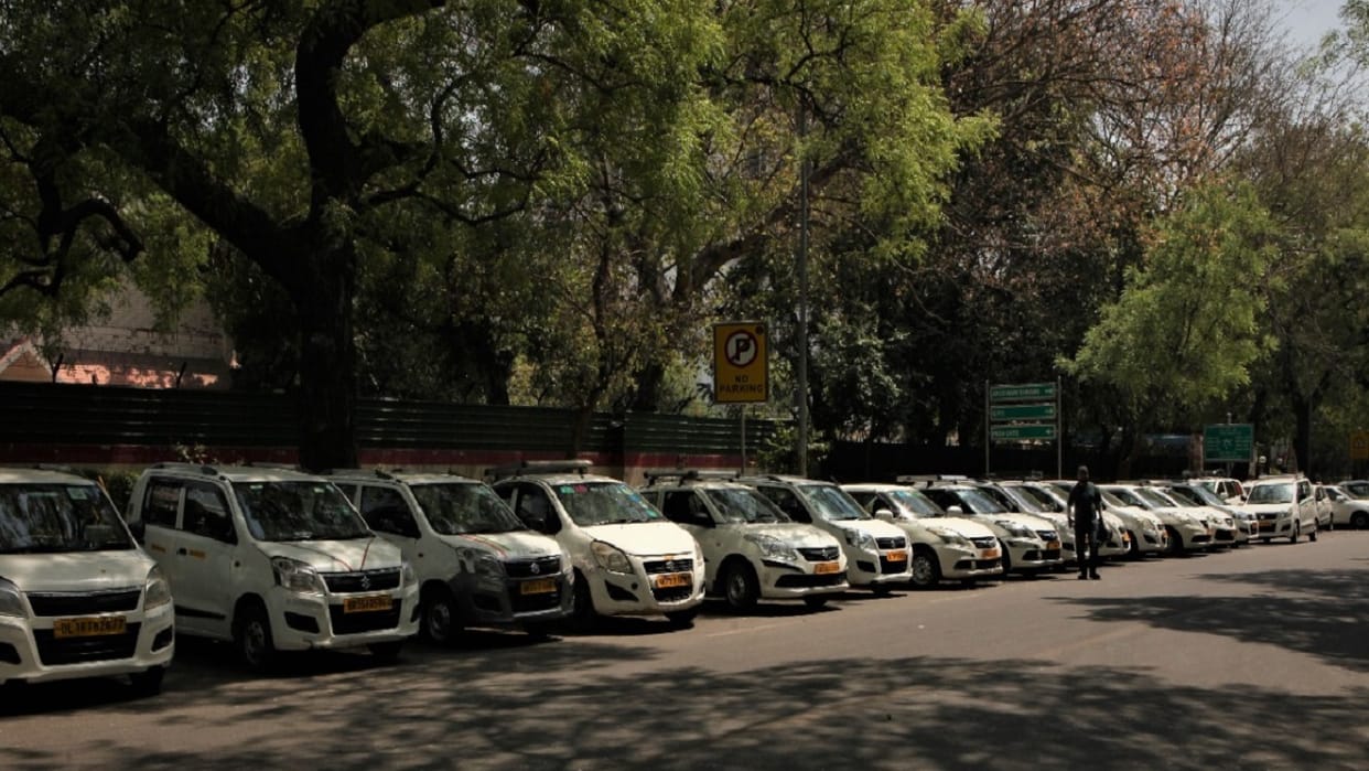 Cab-auto drivers protest at Jantar Mantar over hike in CNG price