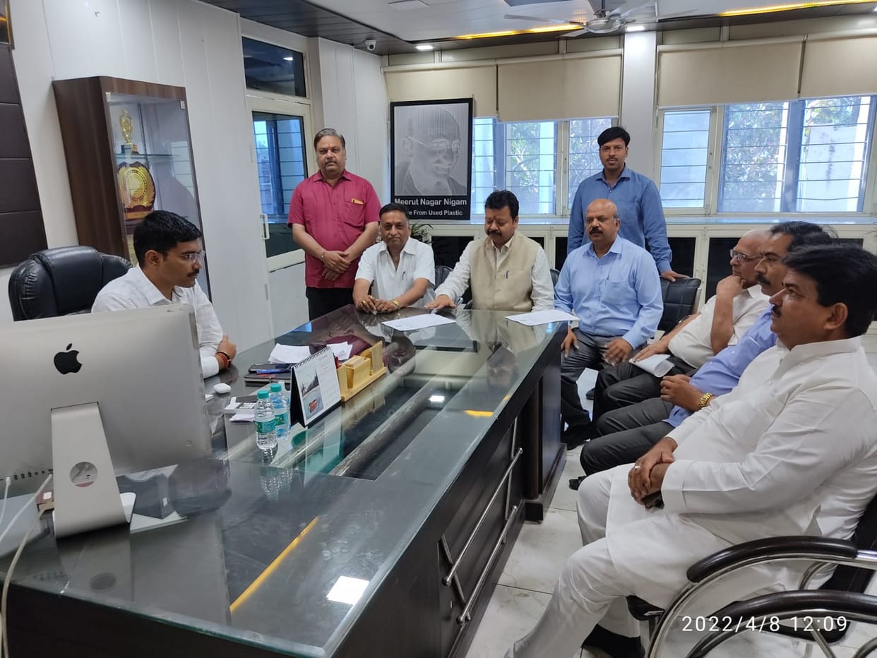 Meerut news: Mandap association meet municipal commissioner requests to solve many problems