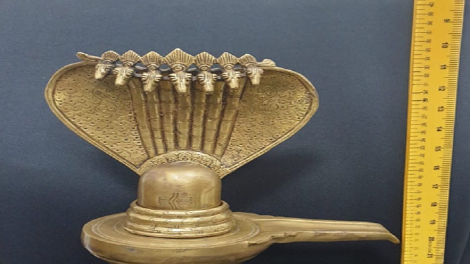 Air Cargo Intelligence Unit intercepted, seized a Shivalingam with Nagabharanam idol 