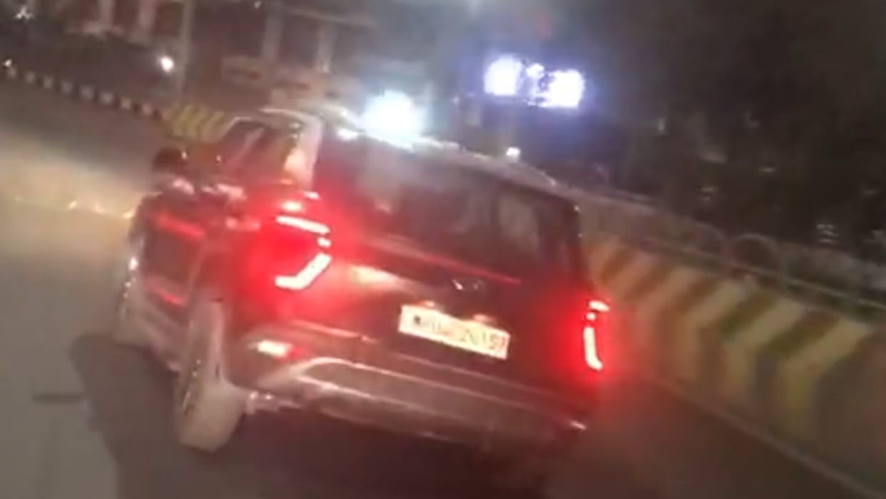 Bhopal speeding car driver's terror: A drunken youth kept running on fire from a torn tire