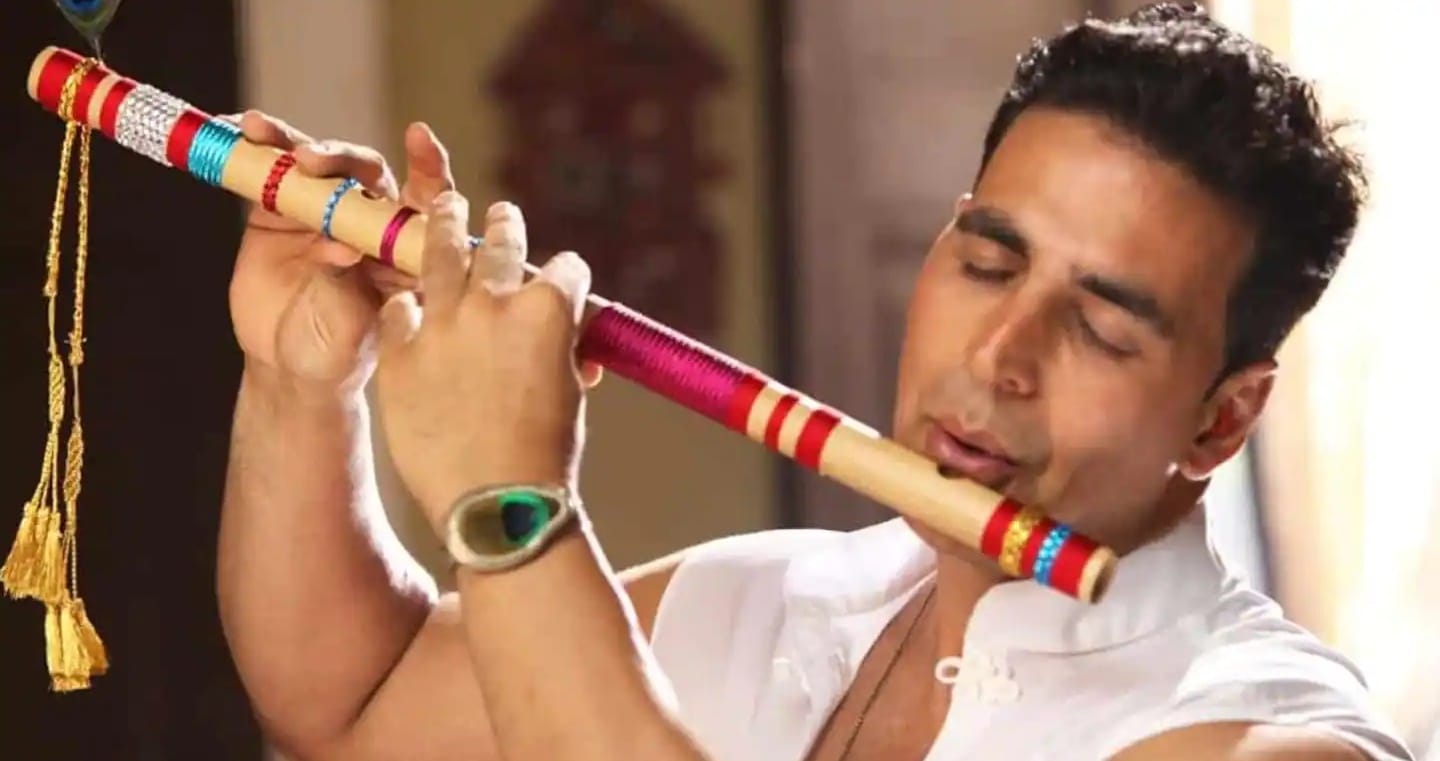 Akshay kumar OMG co star poonam jhawer talks about his flop movies said he depends on south remakes films