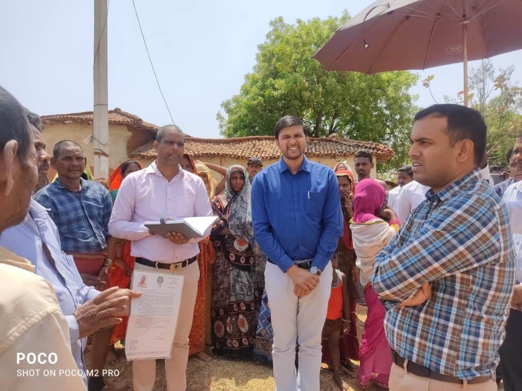 DM inspected the collectorate office, said - do not hang letters unnecessarily