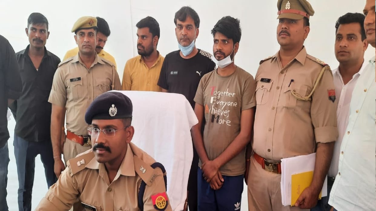 Police busted gang of thugs 25 lakh rupees recovered from accused