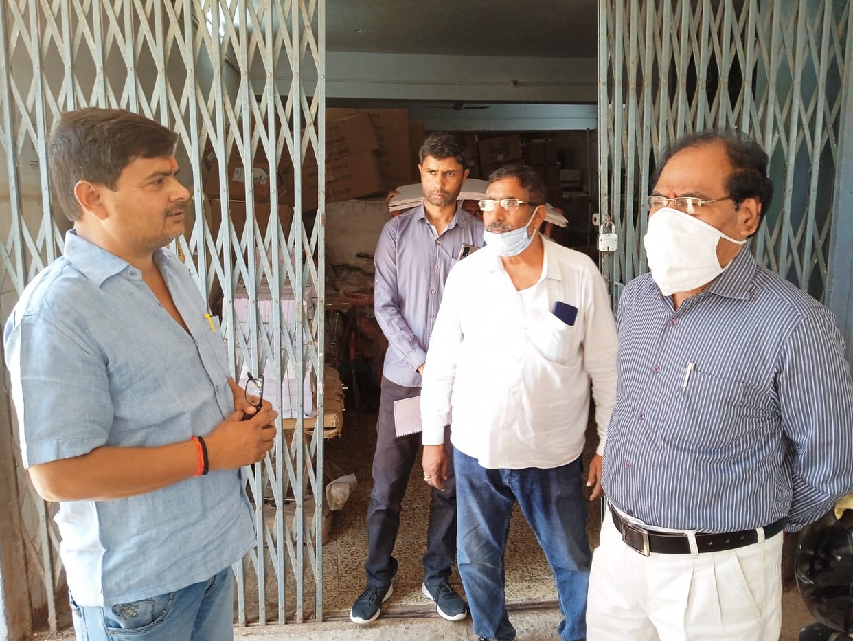 Eddie Health reprimanded for the disappearance of employees in the drug store room
