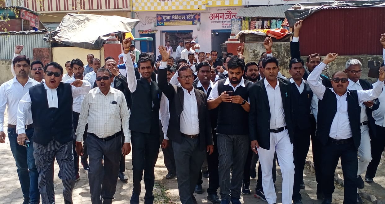 lawyers protest