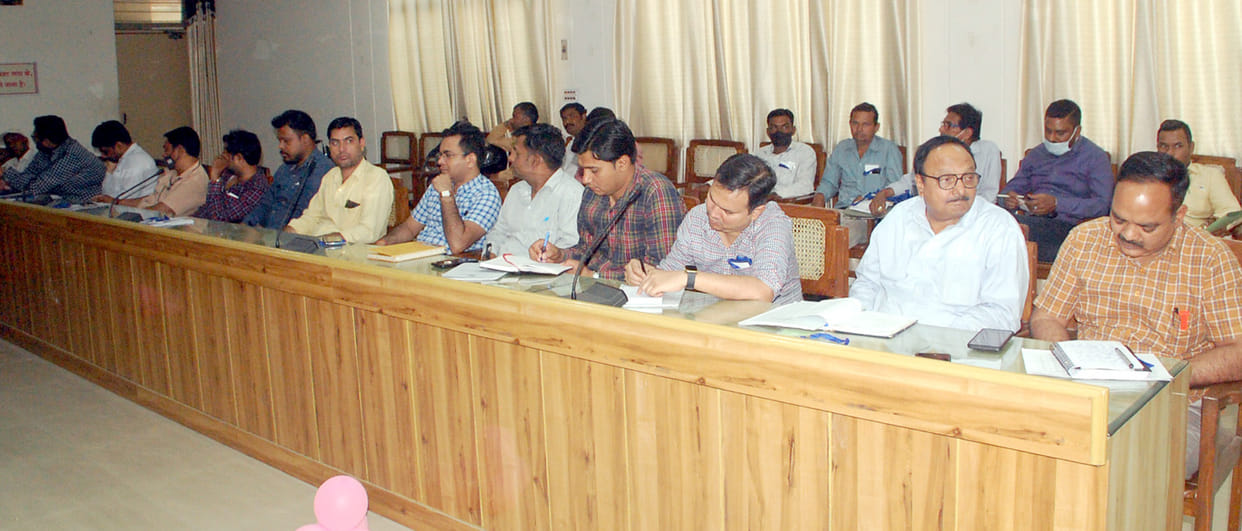 Election campaign ends at five o'clock