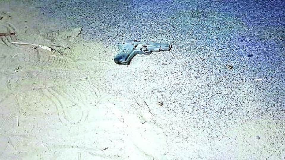 UP Police Encounter Near Mainpuri District Jail Bullet proof jacket saved the life of sub inspector